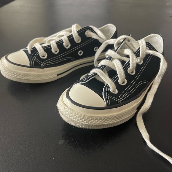 Brand New Converse Chuck Little Kids - Picture 2 of 6